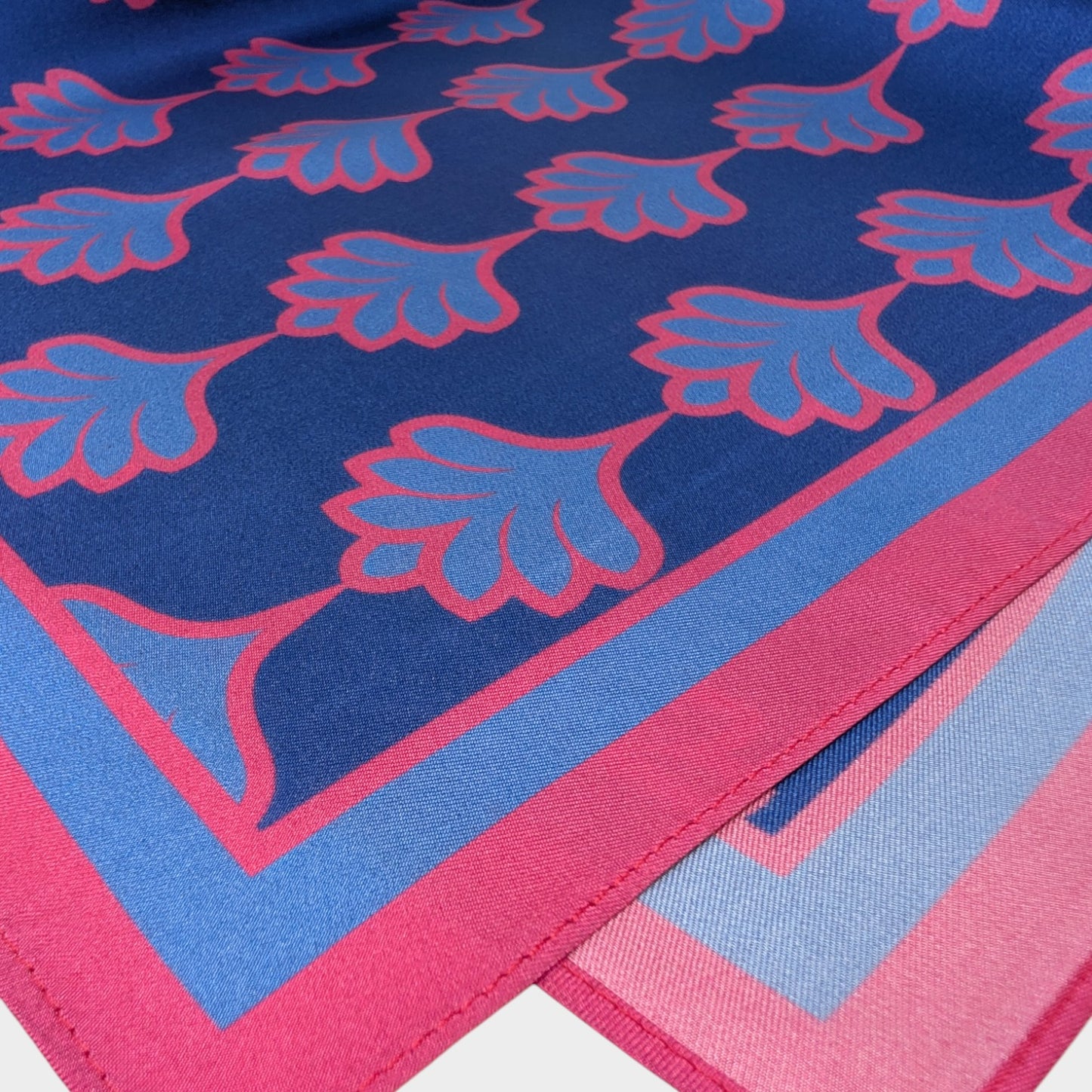 შარფები - ნატურალური აბრეშუმი - ტიტები - იასამნისფერი